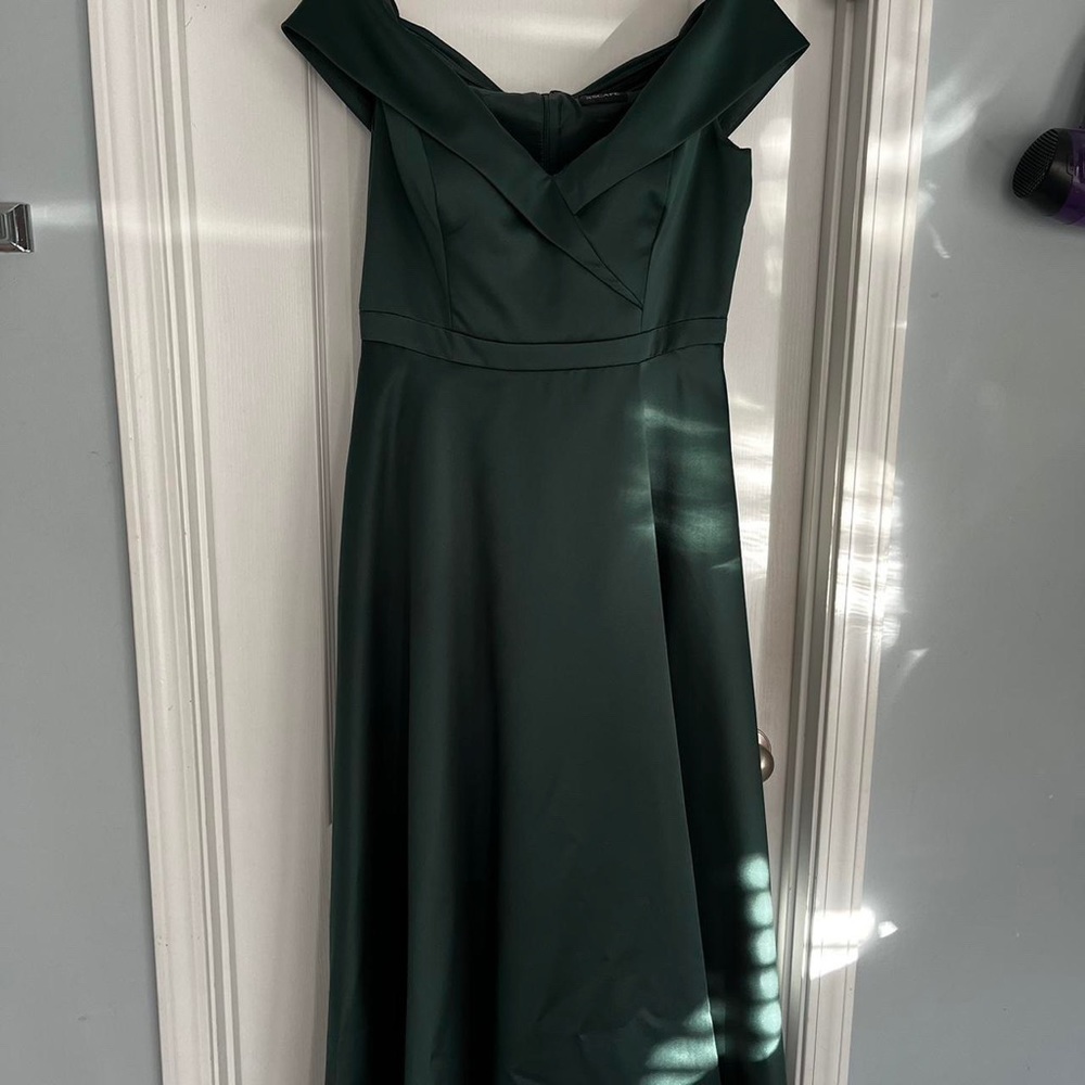 Xscape brand emerald green off the shoulder prom / formal gown